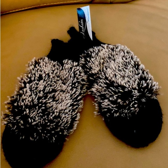 Brand New Furry Animal Mittens…All Knit…Hedgehogs..One black and one brown - Picture 5 of 5